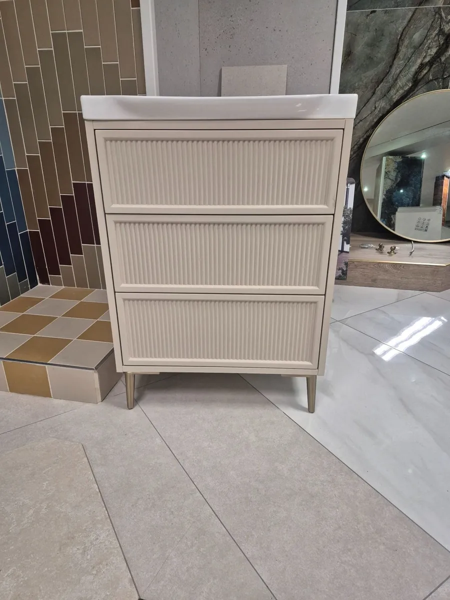 Bathroom units - Image 1