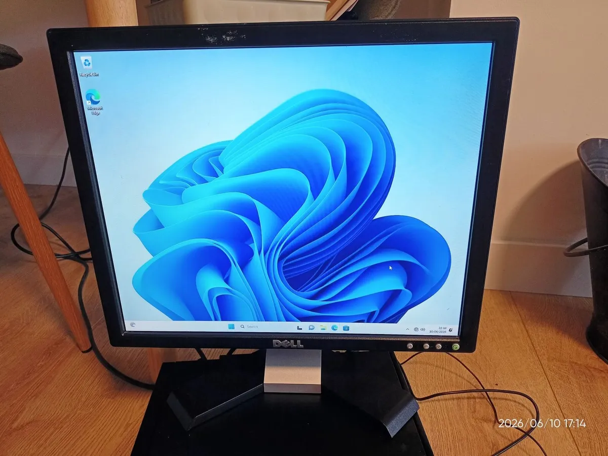 17" Dell Monitor for office or home - Image 3