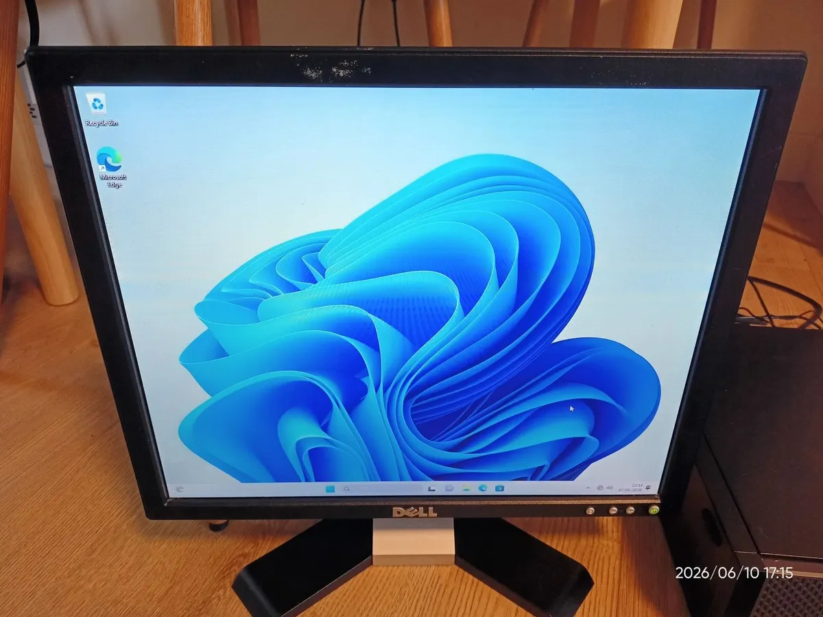 17" Dell Monitor for office or home - Image 3