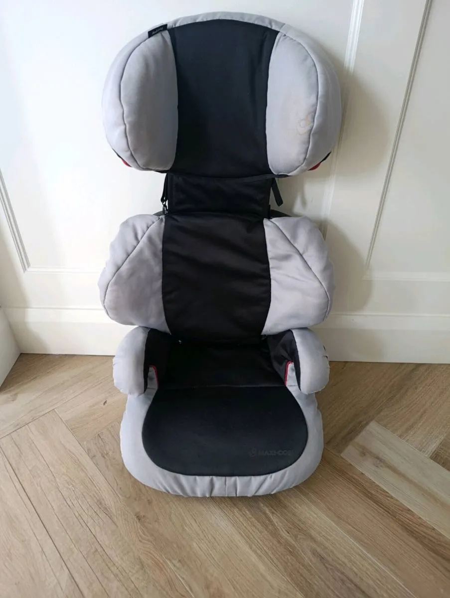 Car booster seat - Image 1