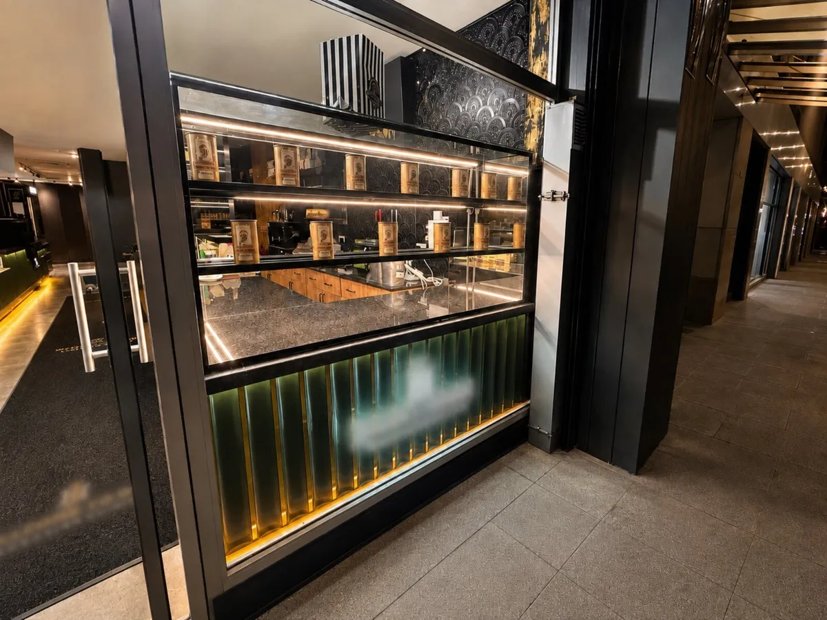 Custom Made Heated food and pastry display counter - Image 4