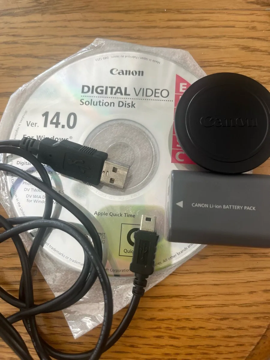 Canon MV880x Digital Camcorder - Image 1