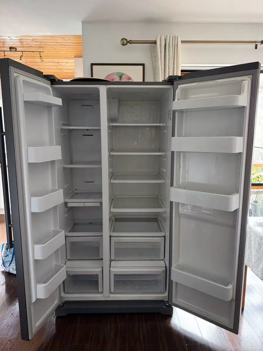 Samsung American style Fridge Freezer - Image 2