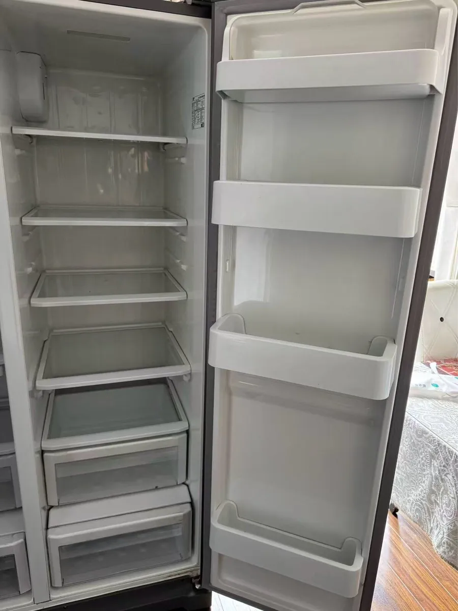 Samsung American style Fridge Freezer - Image 3