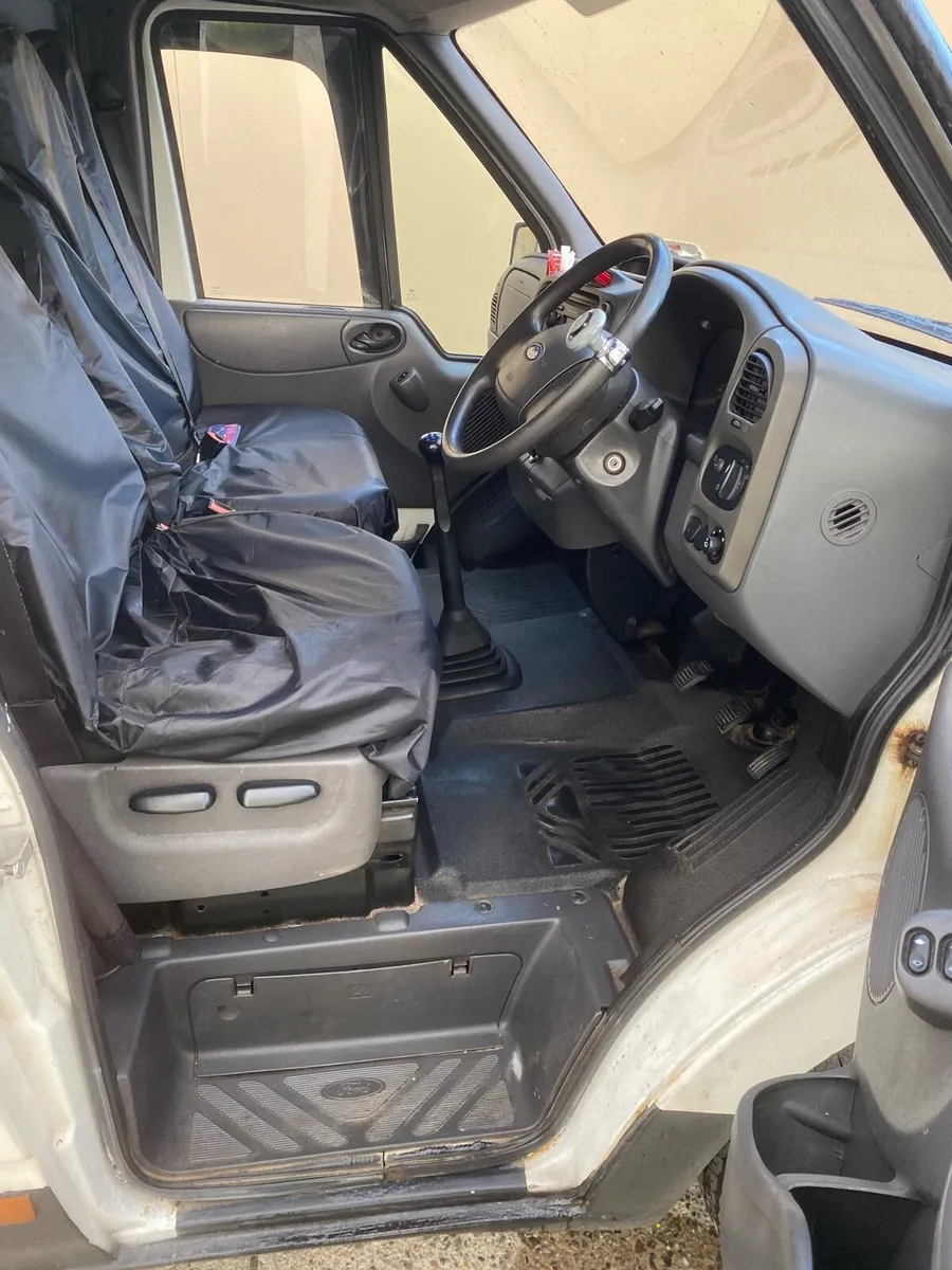 Ford Transit - Image 4