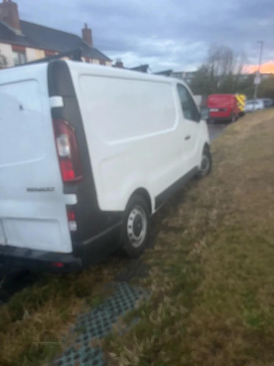 Renault traffic - Image 1