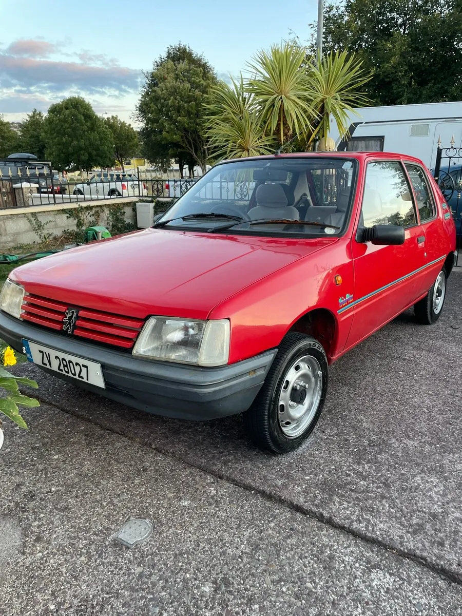 Peugeot 205 - Image 1