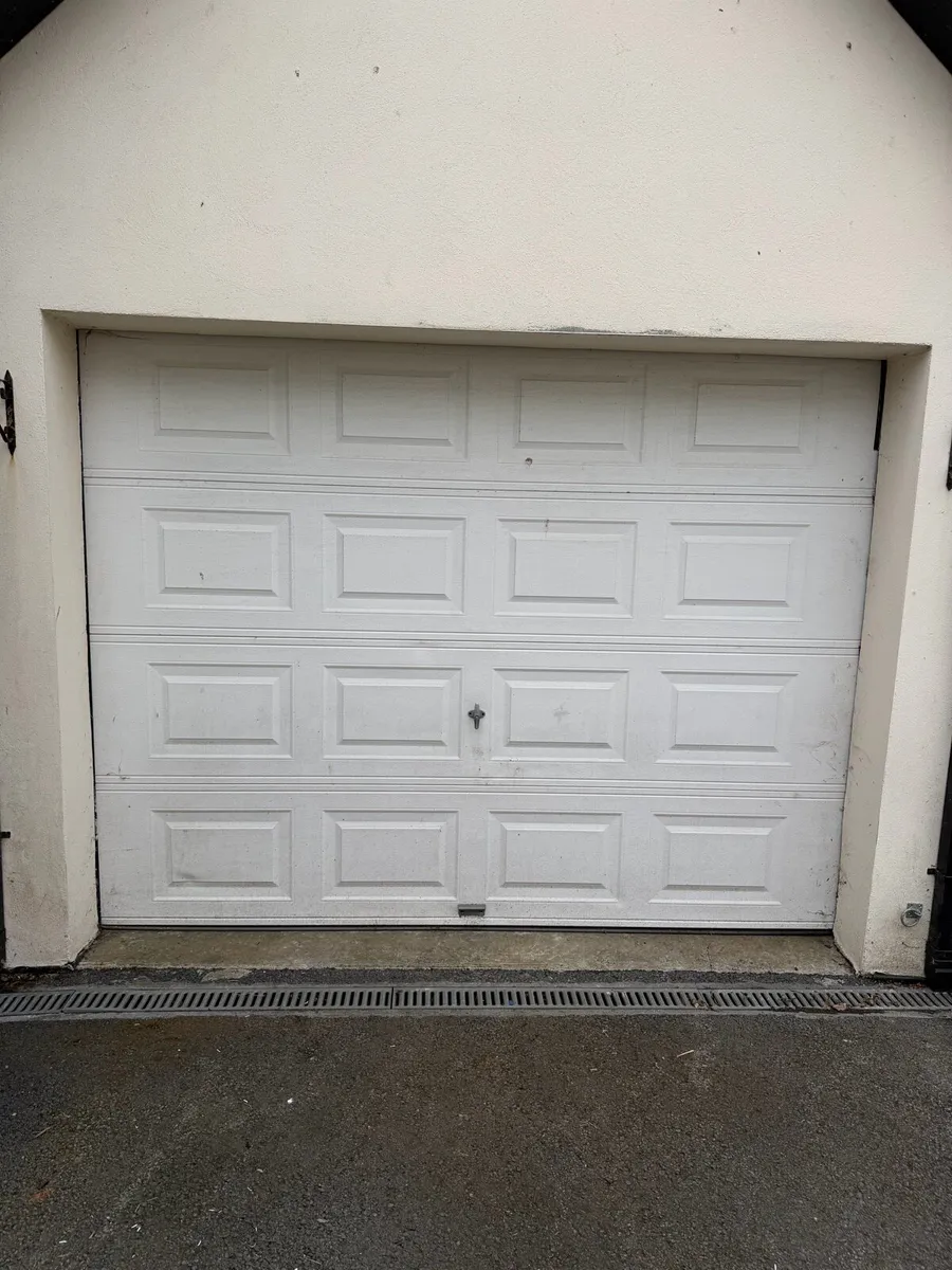 White overhead roller door - Image 1