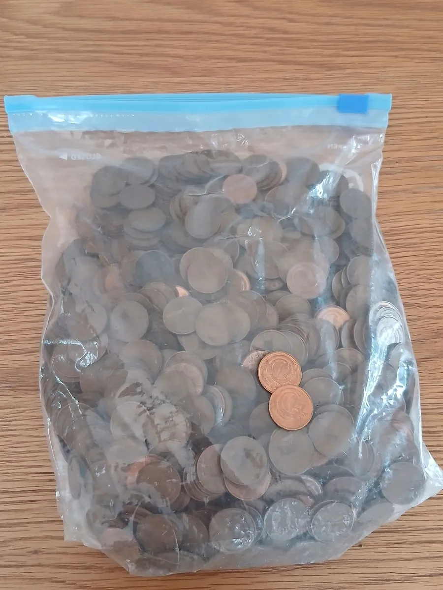 Irish half pennys quantity 100 +