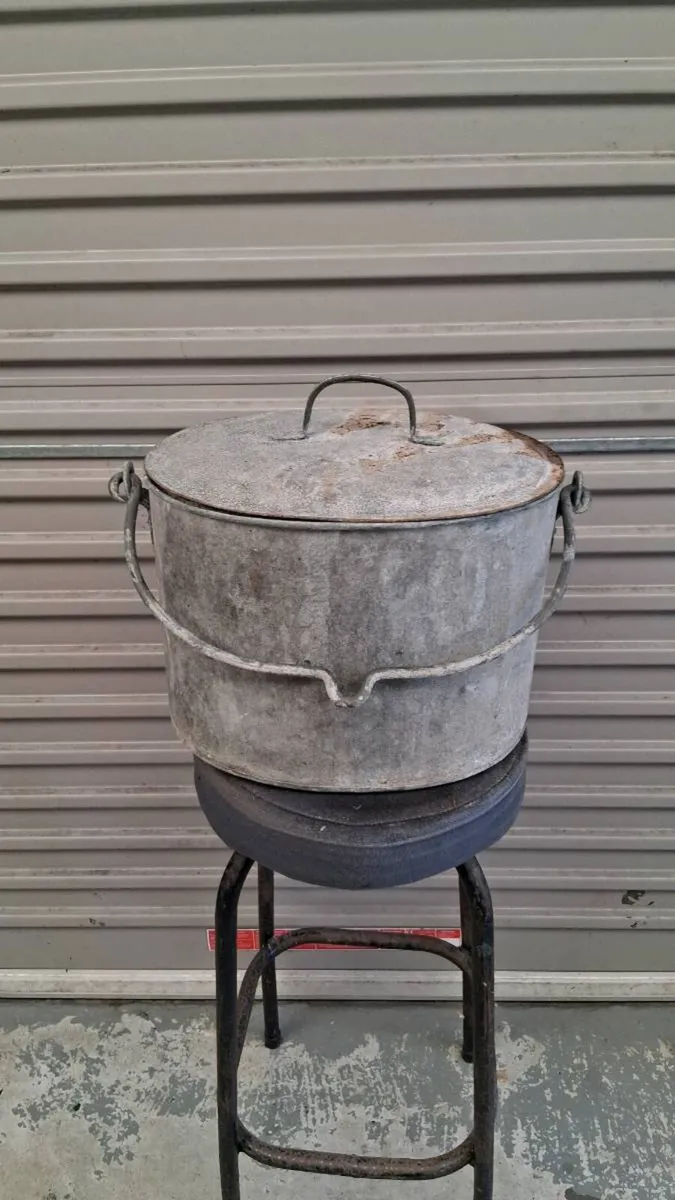 Galvanised pot - Image 1