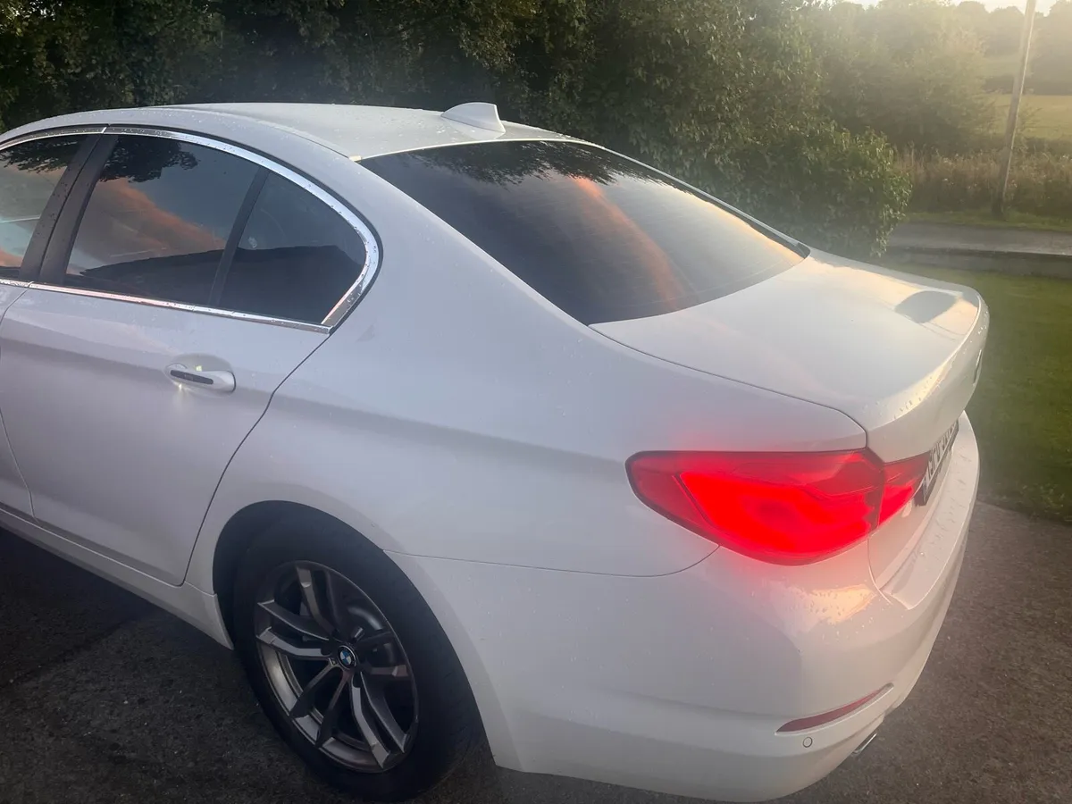 BMW 520d - Image 2