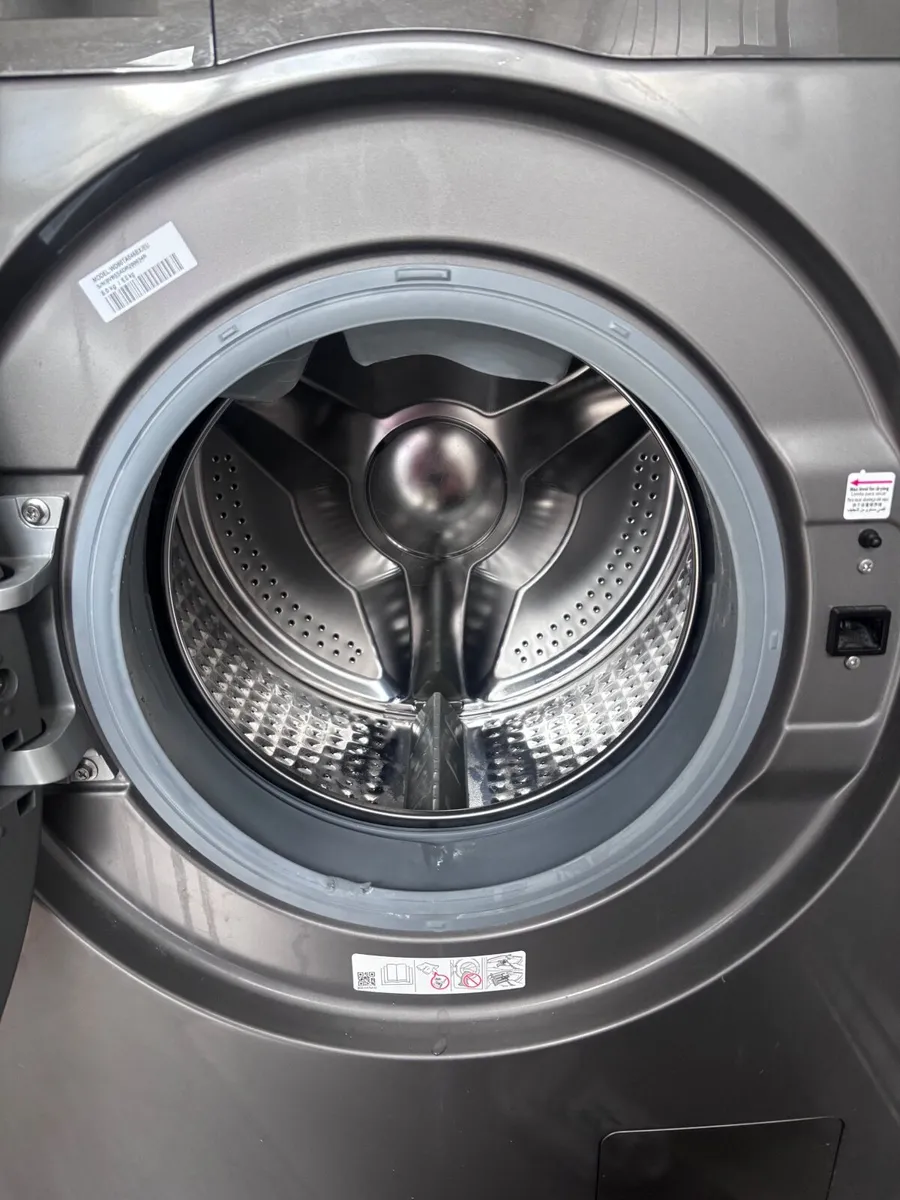 Washer-Dryer - Image 1