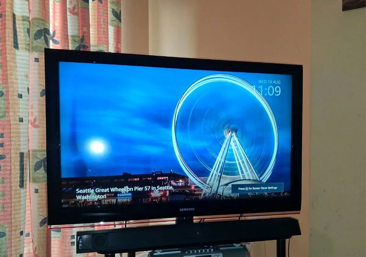 Samsung 45" TV (not smart tv) - Image 3