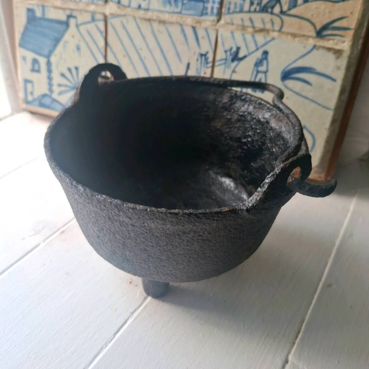 Small Cast Iron 3-Legged Gypsy Pot - Image 1