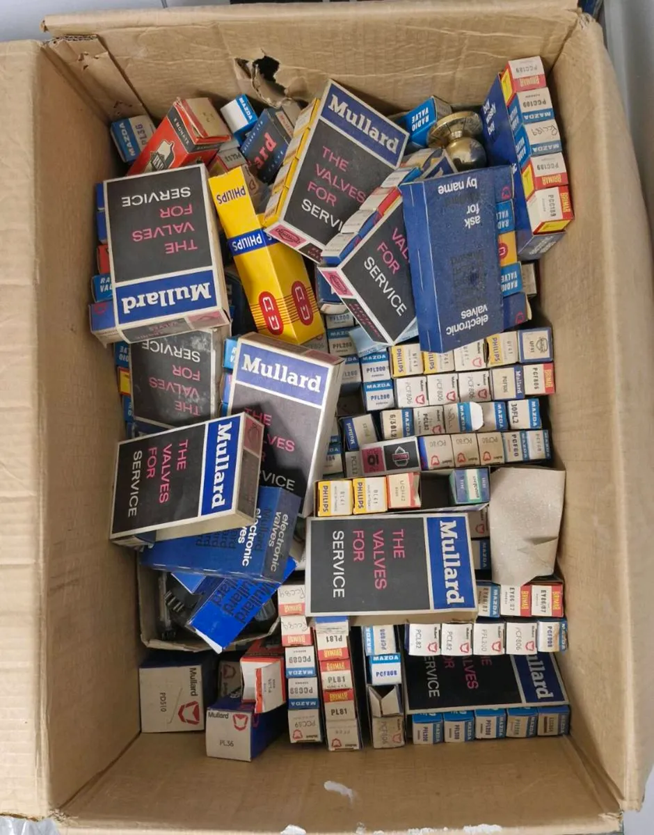 Box of Vacuum Electron Tube Valves