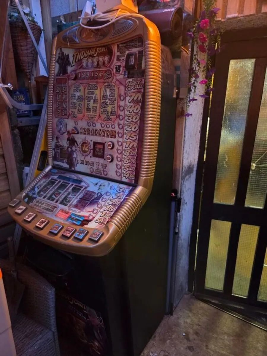 slot - Image 1