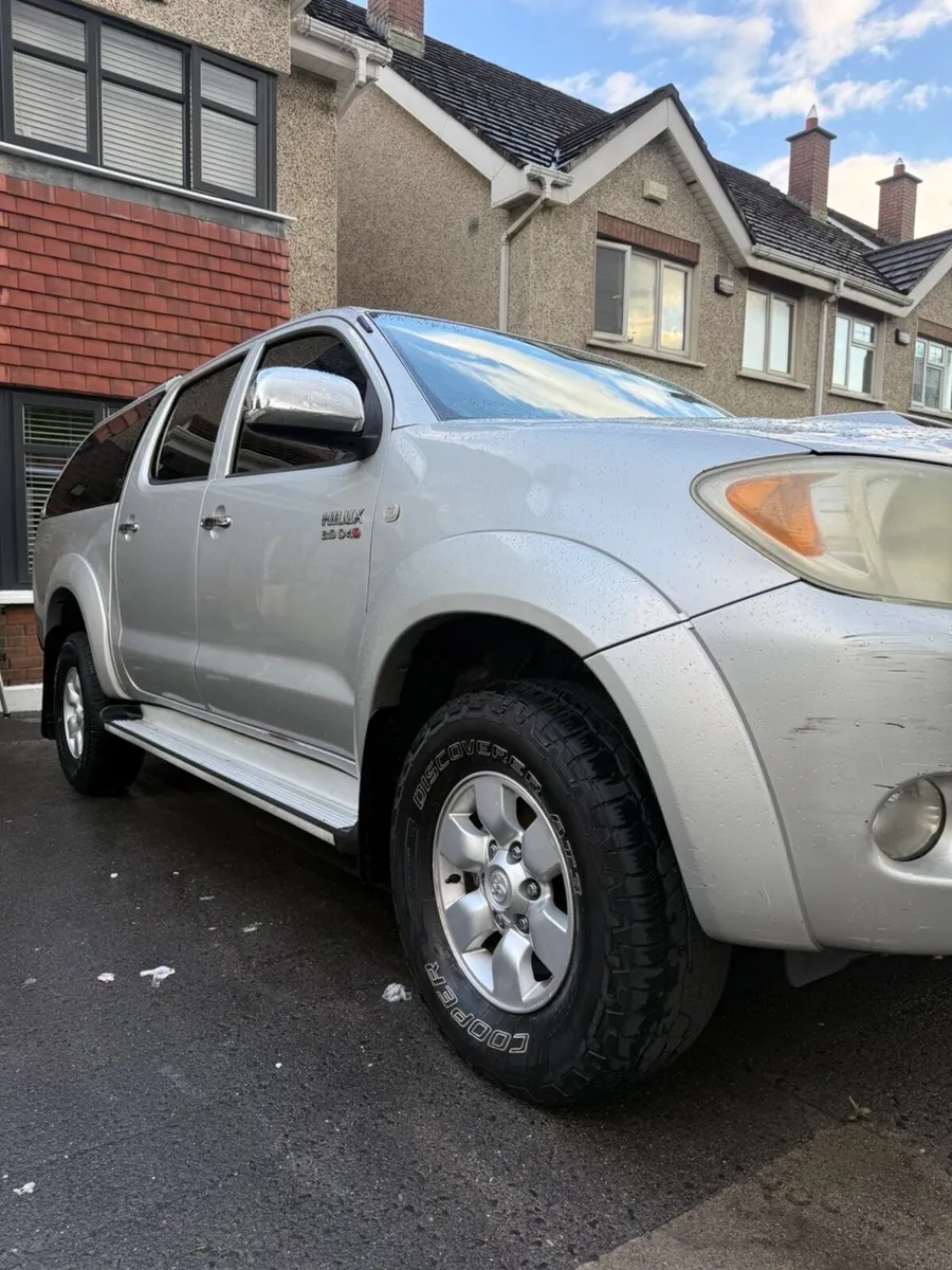 Toyota Hilux - Image 2