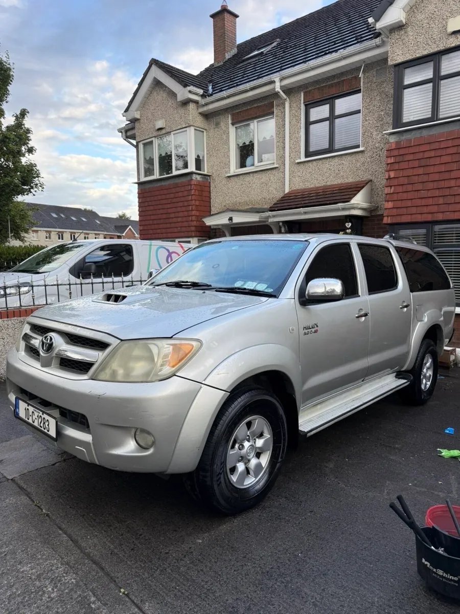 Toyota Hilux - Image 4