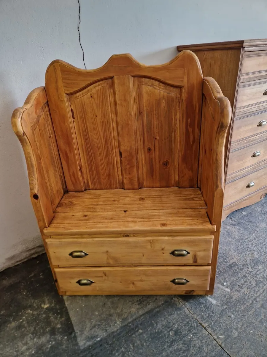 Reclaimed pine storage bench - Image 3