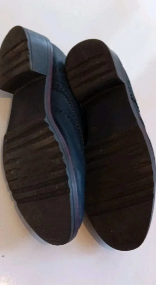 Ladies Leather Shoes - Image 4