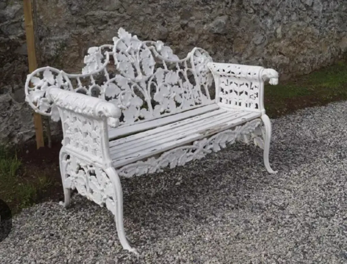 HEAVY CAST IRON BENCH - Image 1