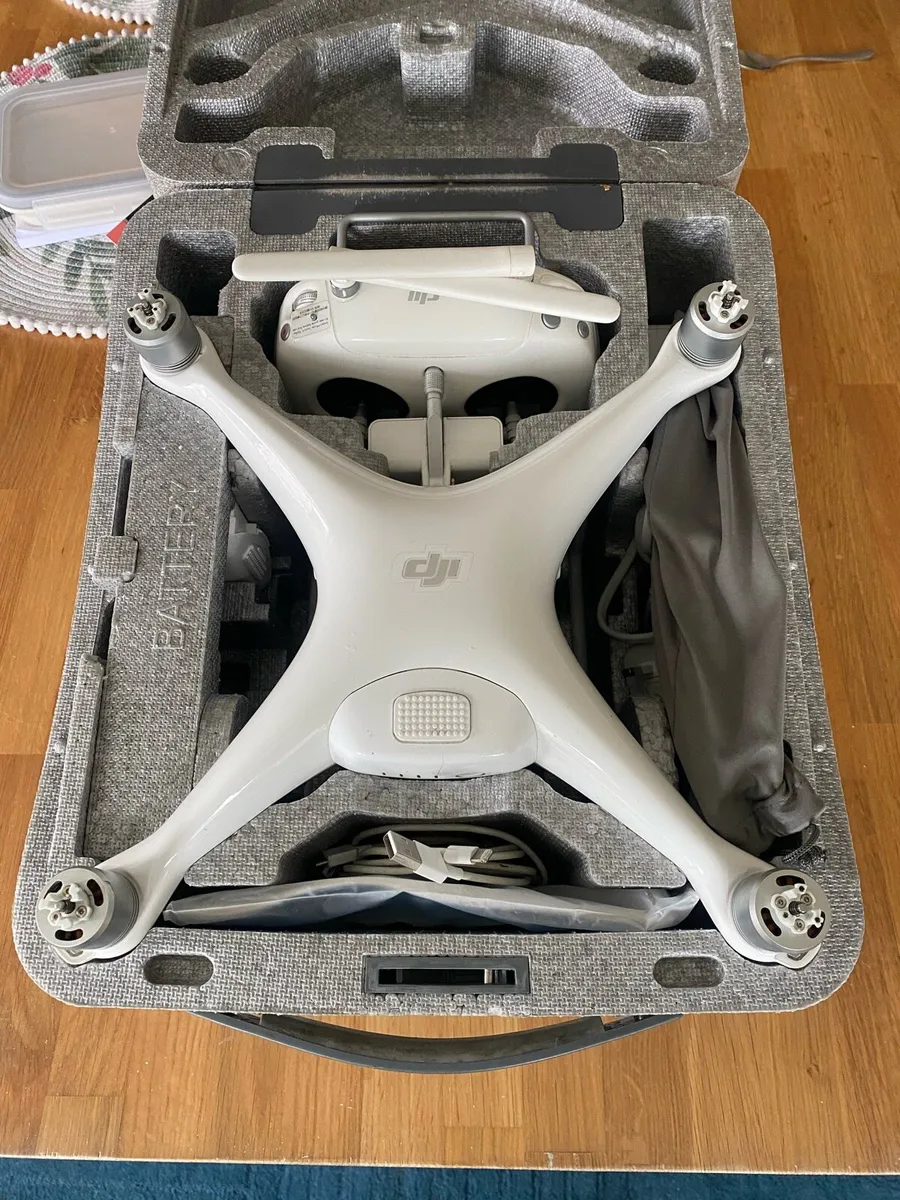 Drone Phantom 4 Pro - Image 1