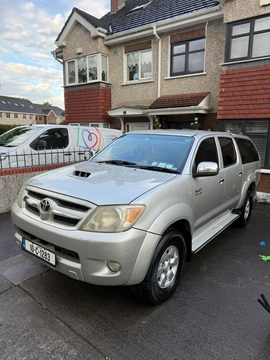 Toyota Hilux - Image 1