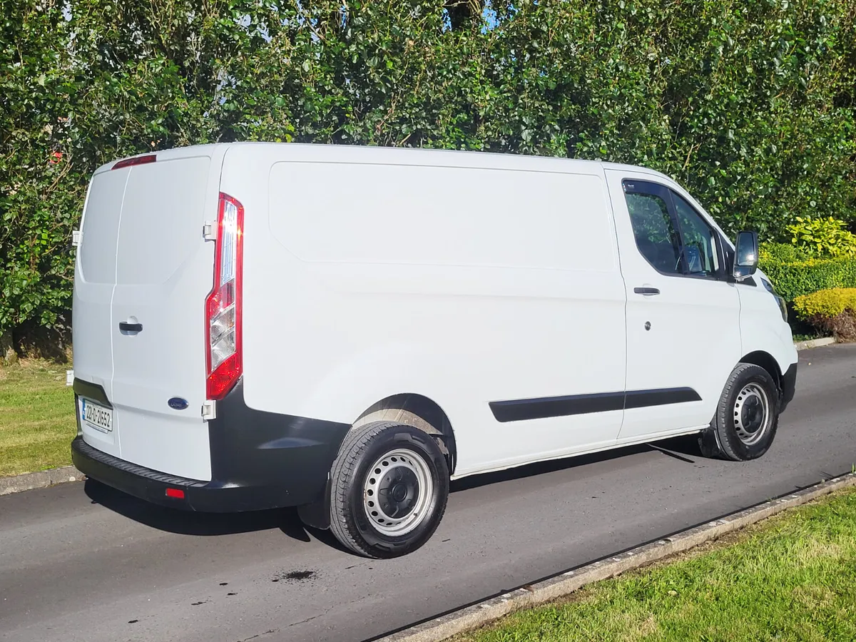 Ford Transit Custom 2022 - Image 2