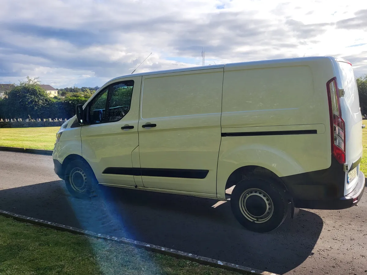Ford Transit Custom 2022 - Image 4