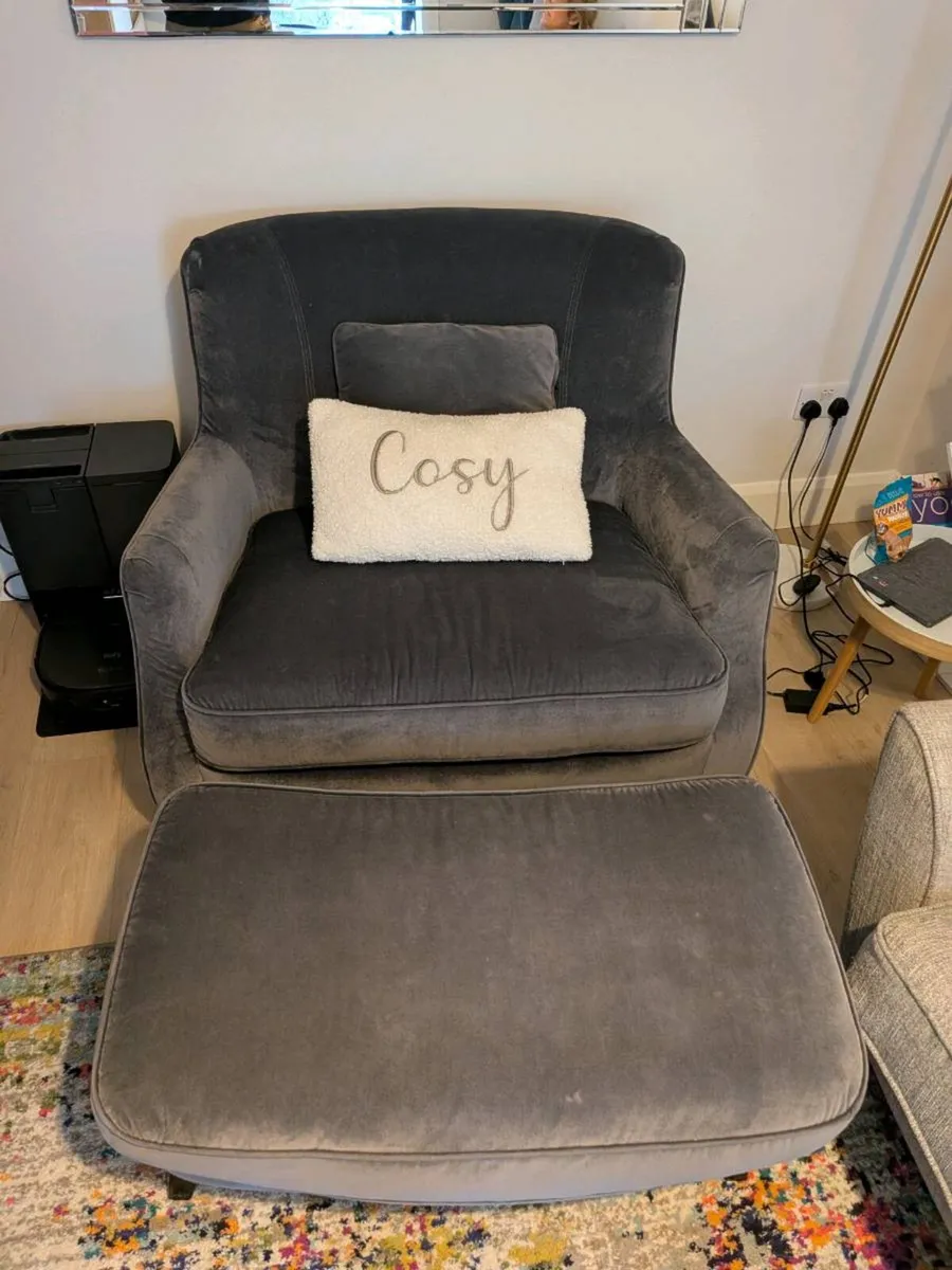 Snuggle Chair - Image 2