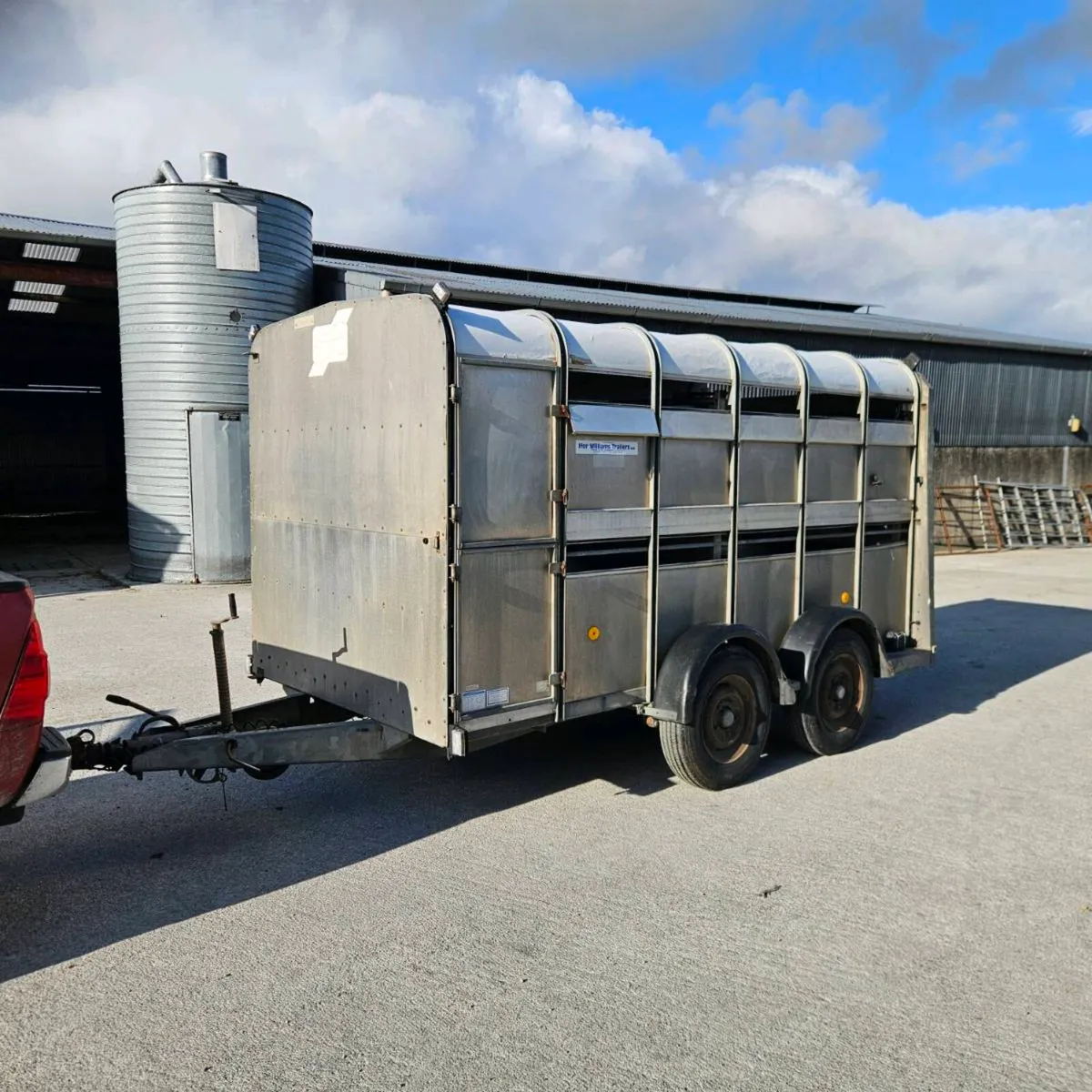 12' × 5' 10" ifor williams cattle  box - Image 1
