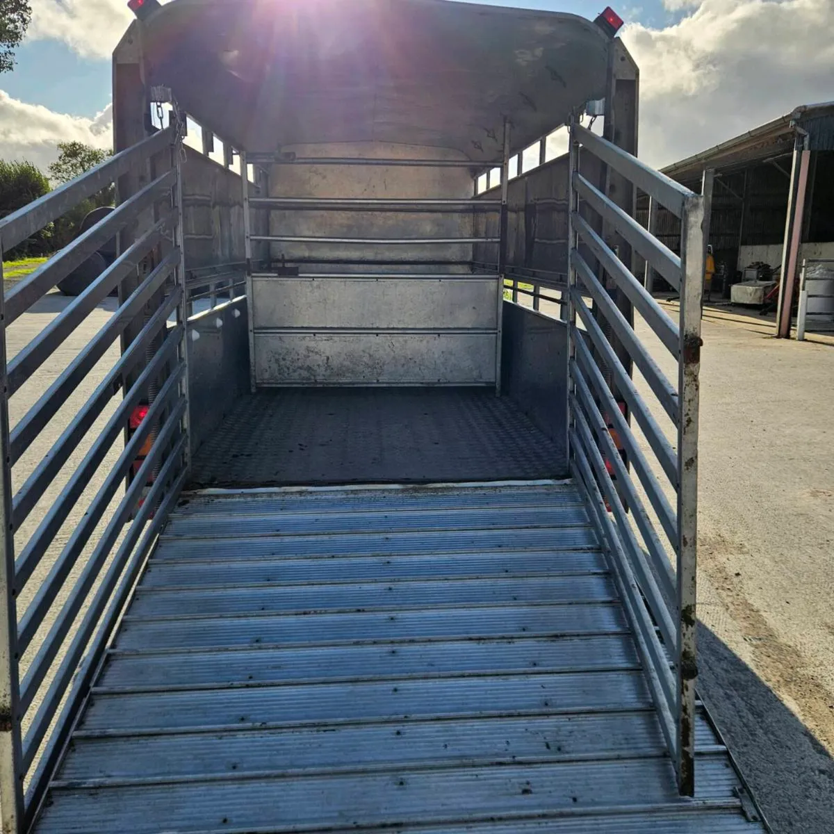 12' × 5' 10" ifor williams cattle  box - Image 3