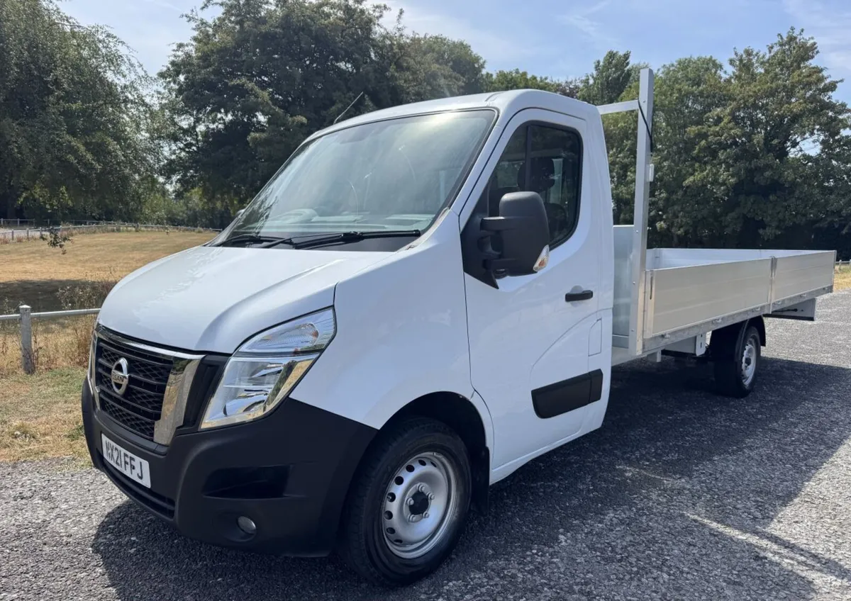 2021 Nissan NV400 Dropside Van - Image 4