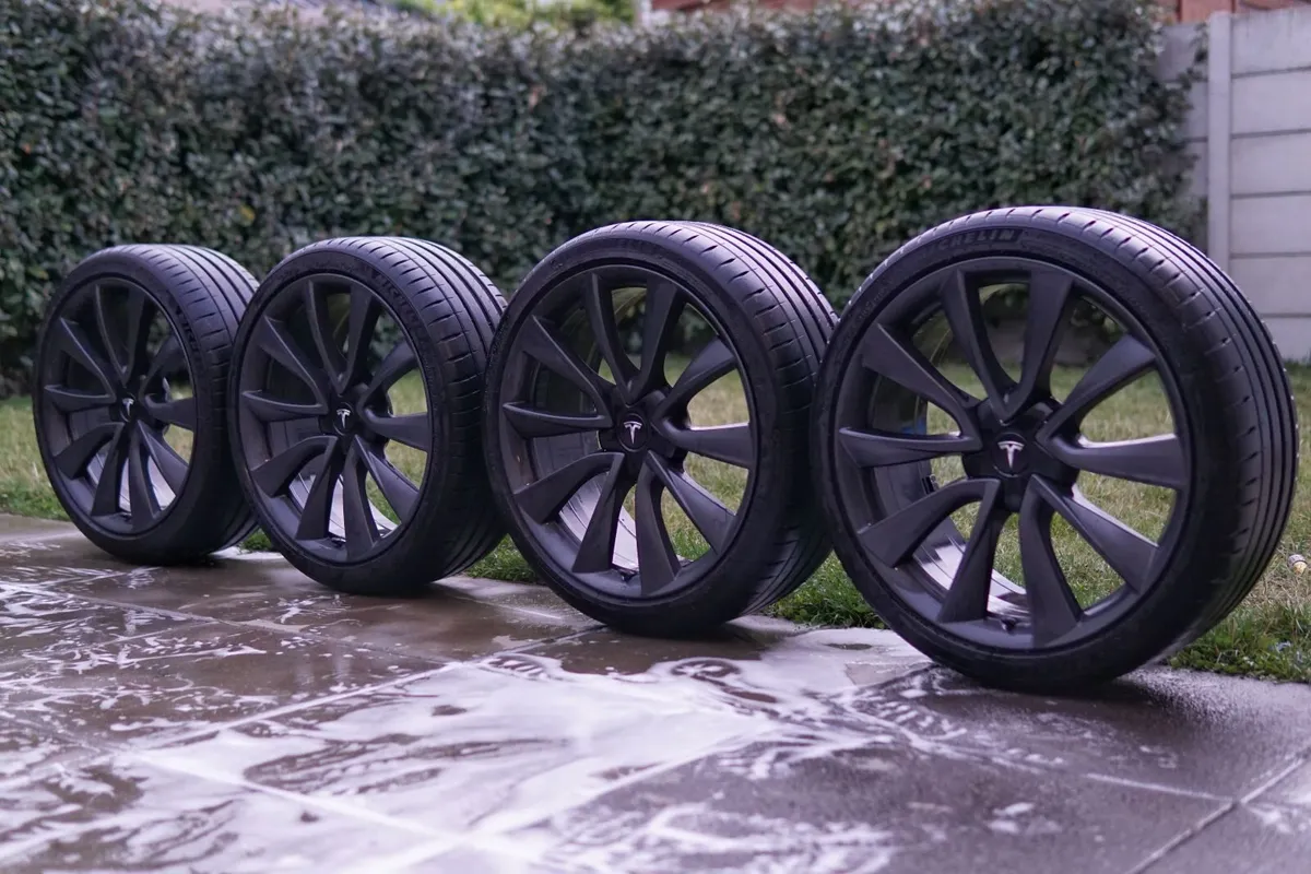 Tesla Model 3 Performance Wheels with PS4S Tyres - Image 1