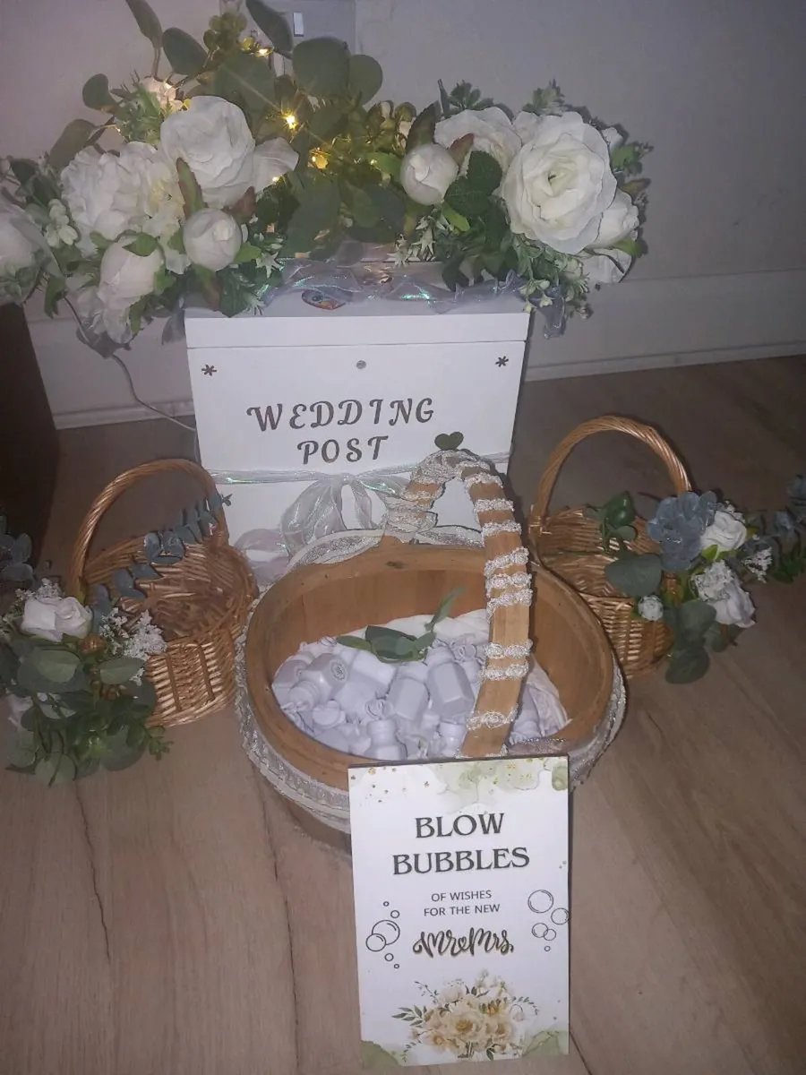 Wedding post box and baskets - Image 1