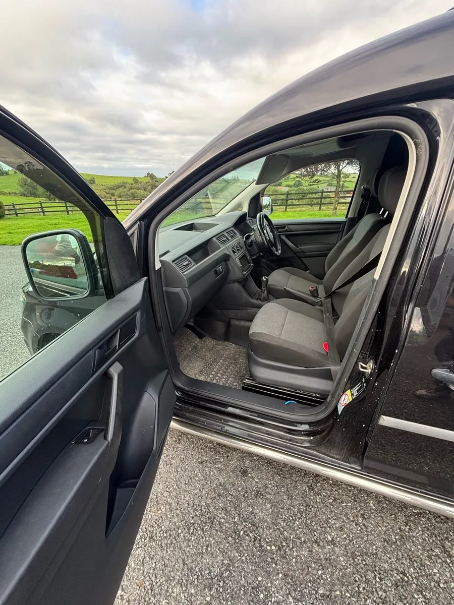 VW Caddy - Image 4