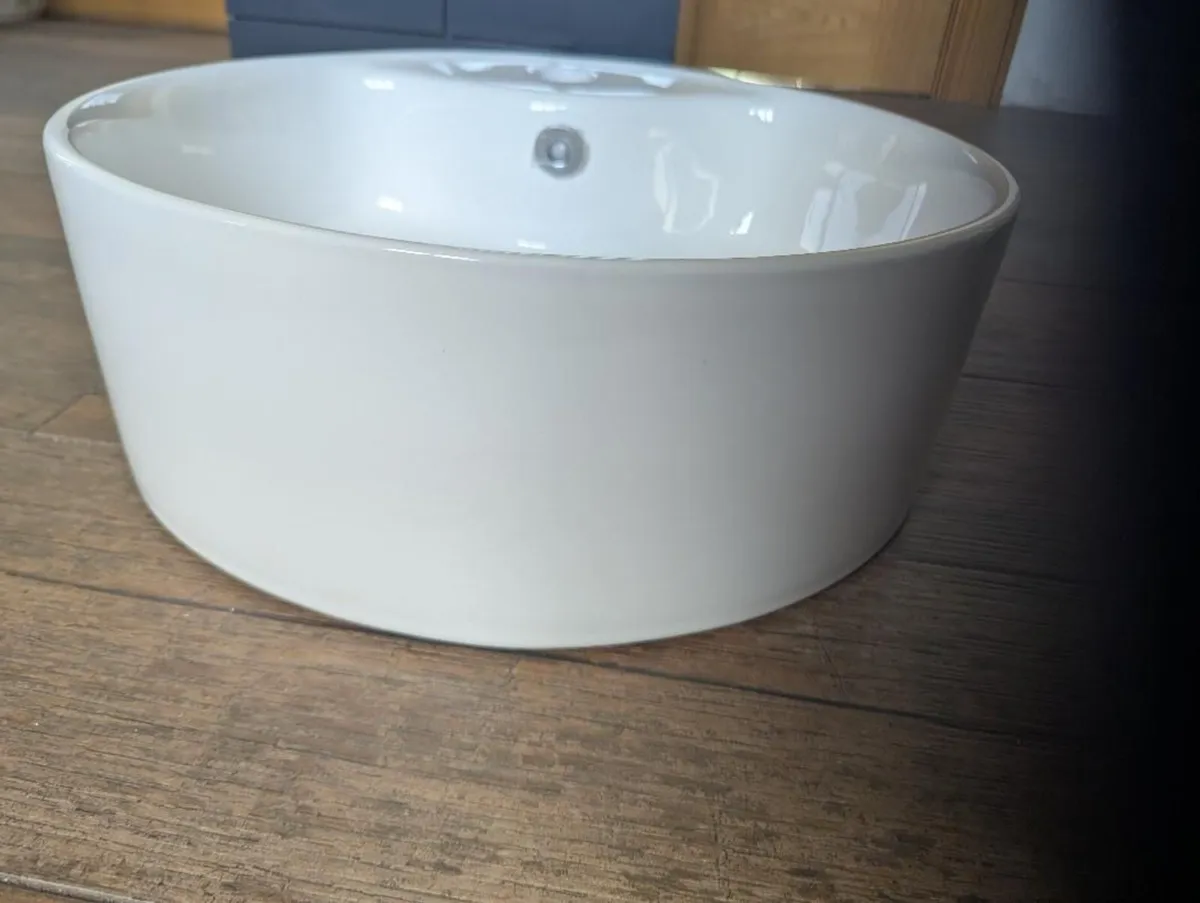 Brand New Bathroom Sink - Image 3