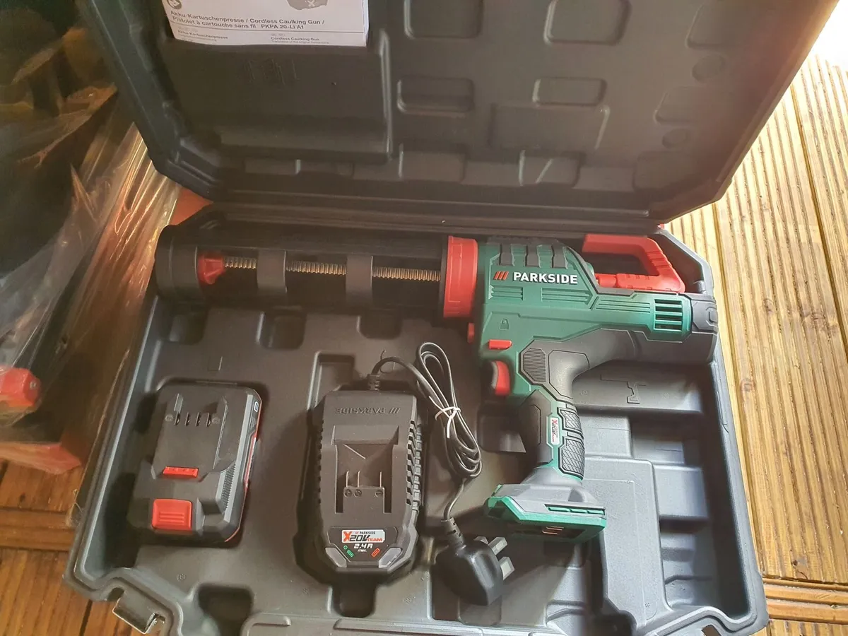 Parkside 20V Cordless Caulking Gun kit - Image 1
