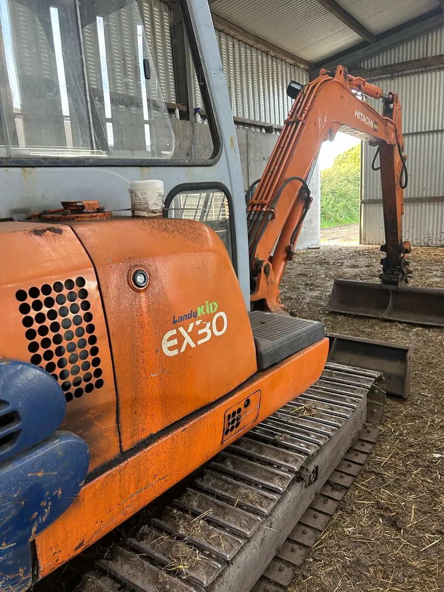Hitachi Digger ex30 - Image 3