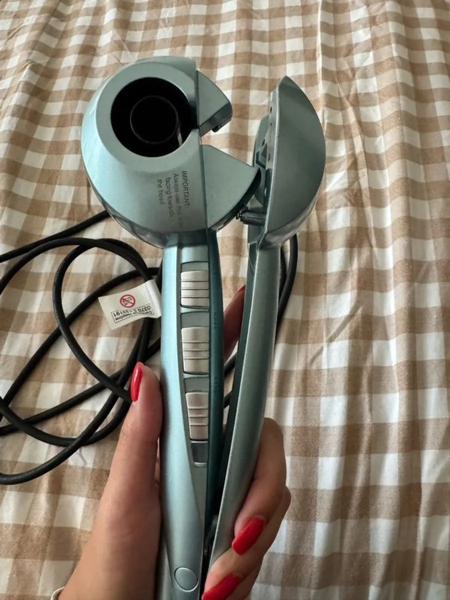 Remington Rotating Brush + BaByliss Hydro-Fusion Anti-Frizz - Image 2