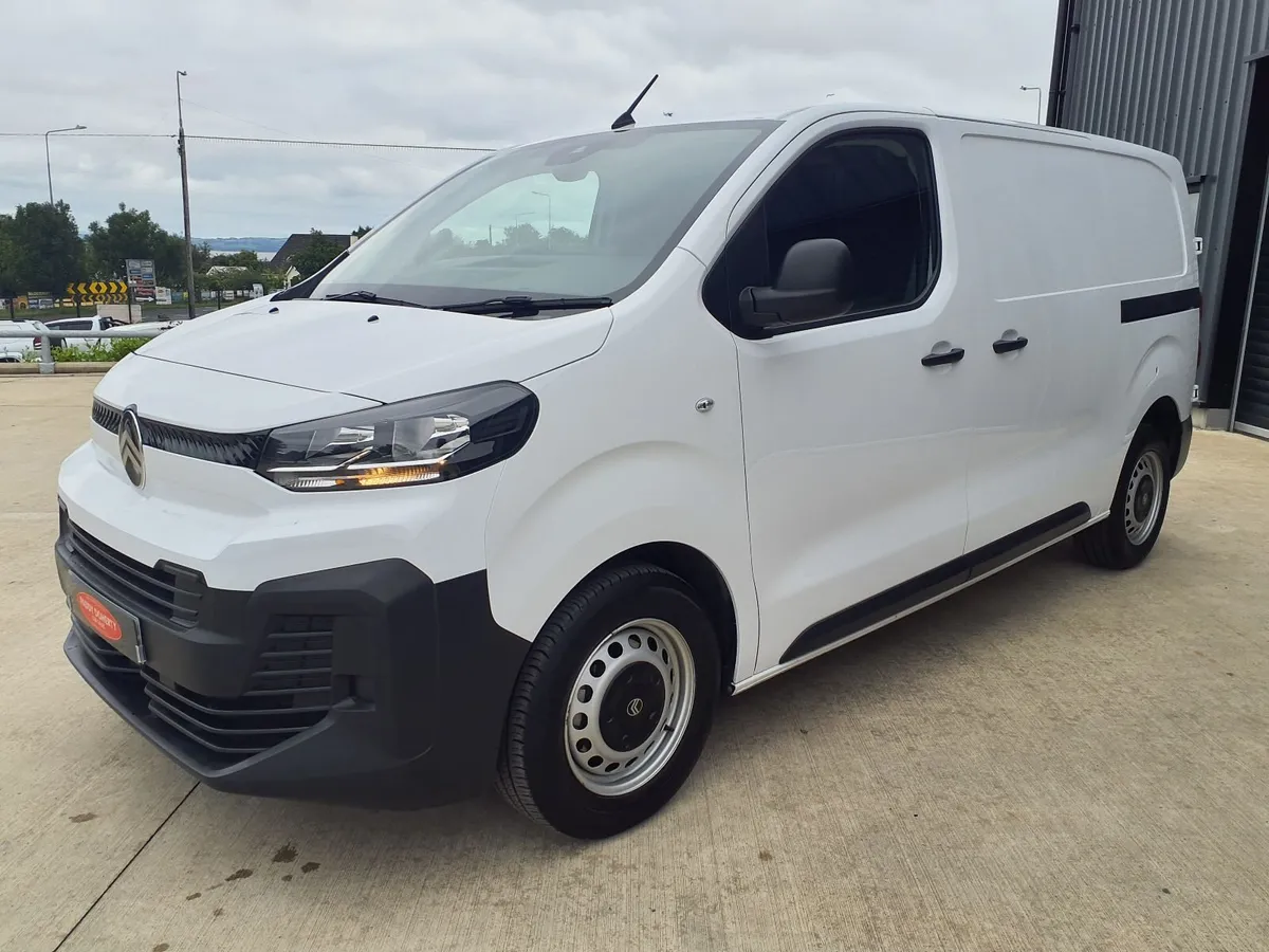 2025 Citroën Dispatch Enterprise Only 4200 miles - Image 3