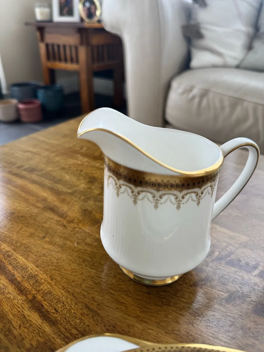 Elegant Tea Set-  Paragon China Ltd -“”Athena” - Image 4