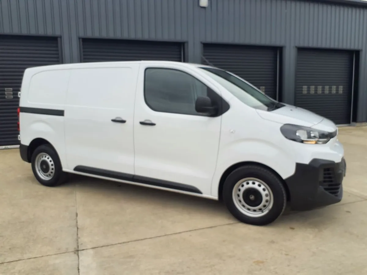 2025 Citroën Dispatch Enterprise Only 4200 miles - Image 1