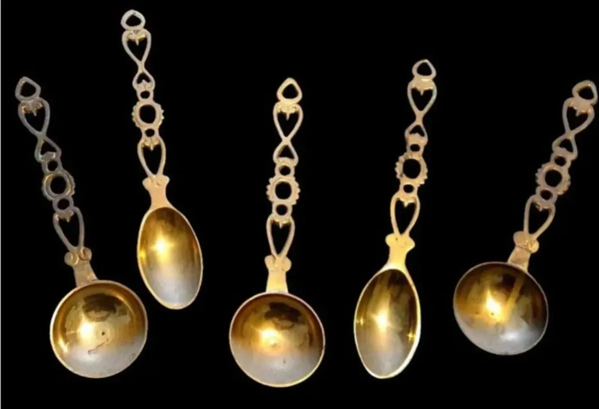 Vintage Solid Brass Welsh Love Spoons Set - Image 4