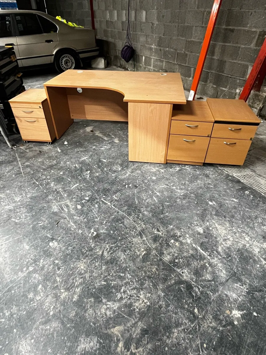 Office equipment - Image 1
