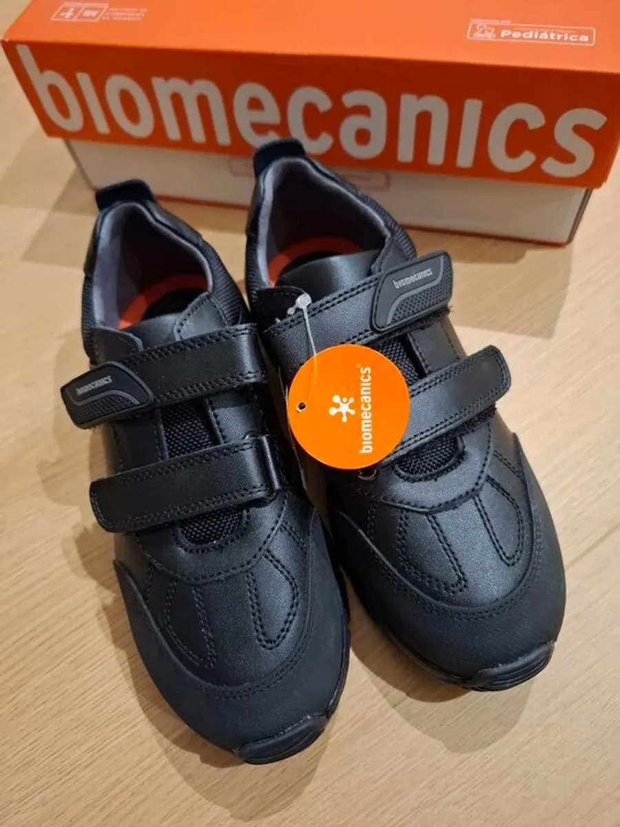 Boys school shoes biomecanics brand new - Image 2