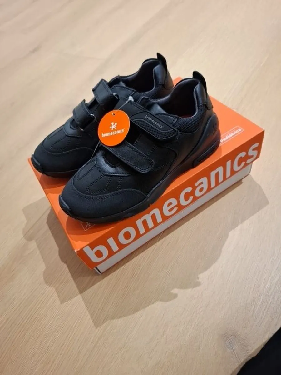 Boys school shoes biomecanics brand new - Image 1