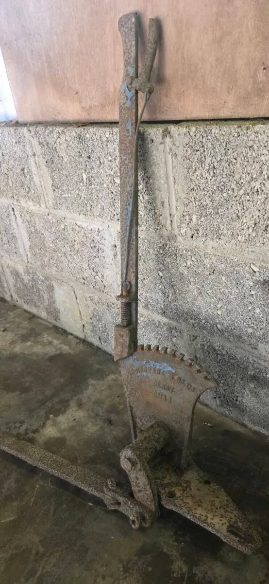 Fordson sway attachment - Image 1