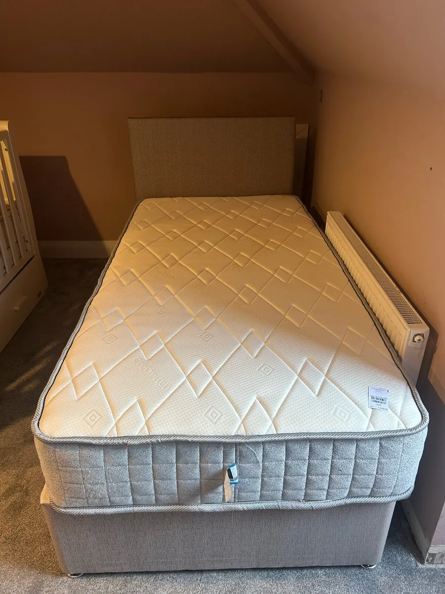 Bed & mattress - Image 1
