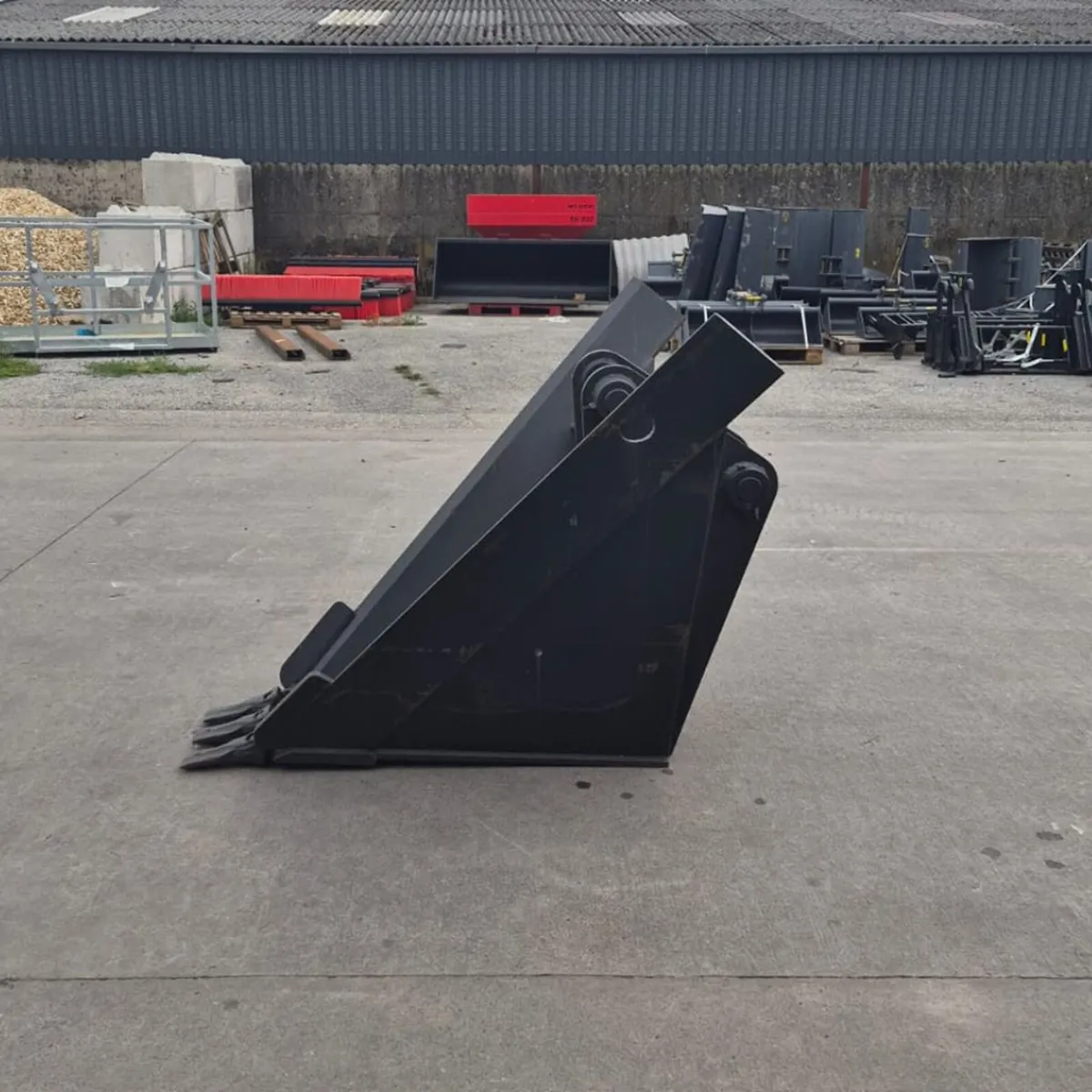 Excavator Mounding Open Drain Buckets - Image 2